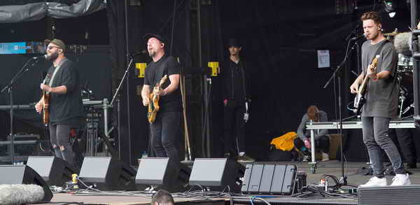 Die irisch-us-amerikanische Band We are messengers beim Big Church Day Out (BCDO) in Wiston House, West Sussex, UK im May 2019